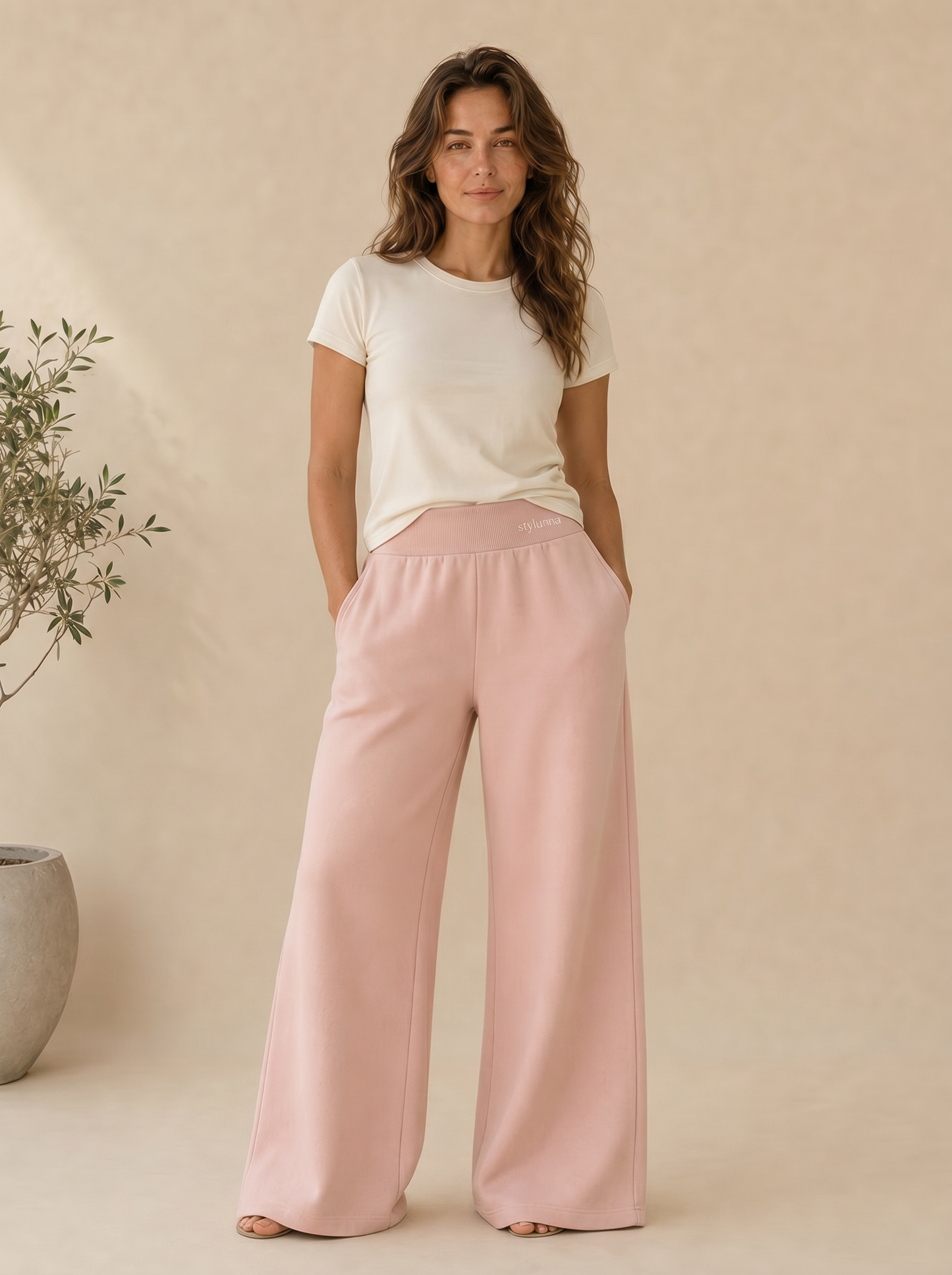 Wide-Leg Jogger